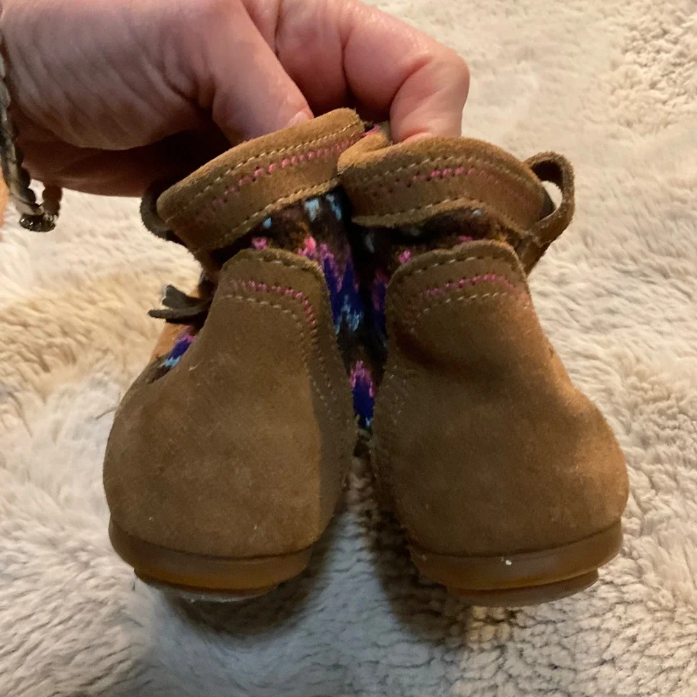 Minnetonka‎ Aspen Size 1 Bootie Leather Kids Ankle Brown Suede Kids